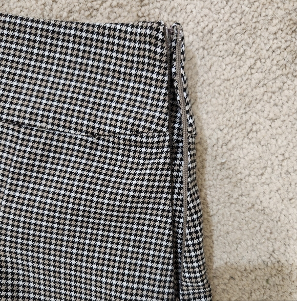 Houndstooth Gray Pleated Skirt - Picture 5 of 5